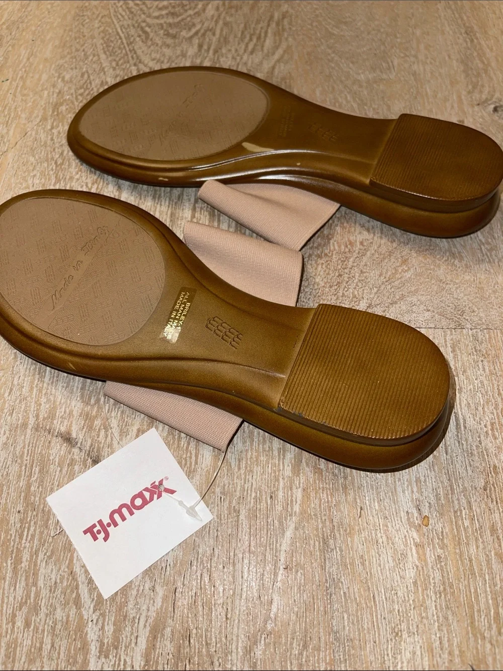 NEW Italian Shoemakers Beige and Brown Slide Sandals with Gold Accent 7